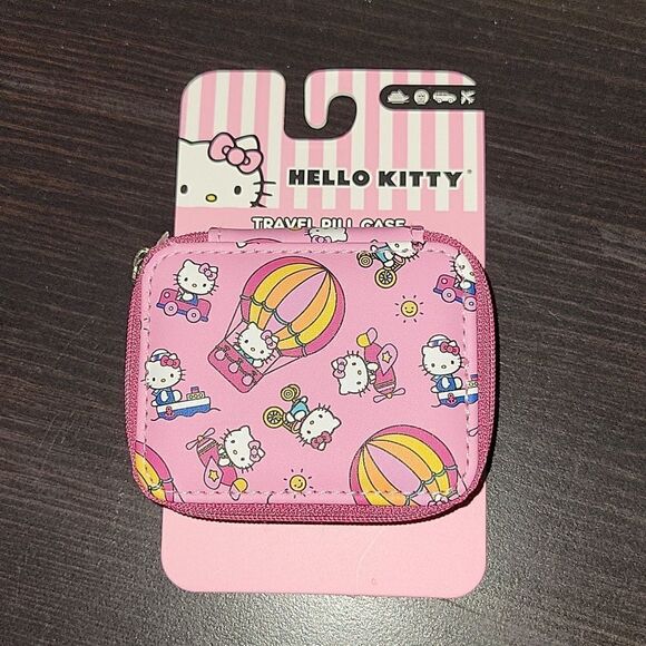 Sanrio Hello Kitty Travel Pill Case NWT - Picture 2 of 7